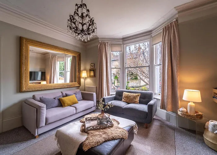Victorian Townhouse 5 Bedrooms Cheltenham