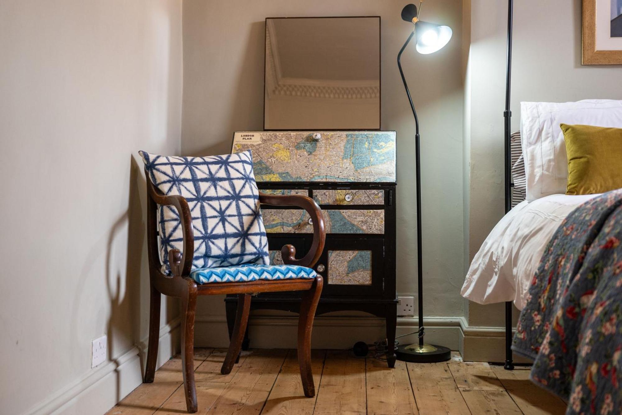 Victorian Townhouse 5 Bedrooms *