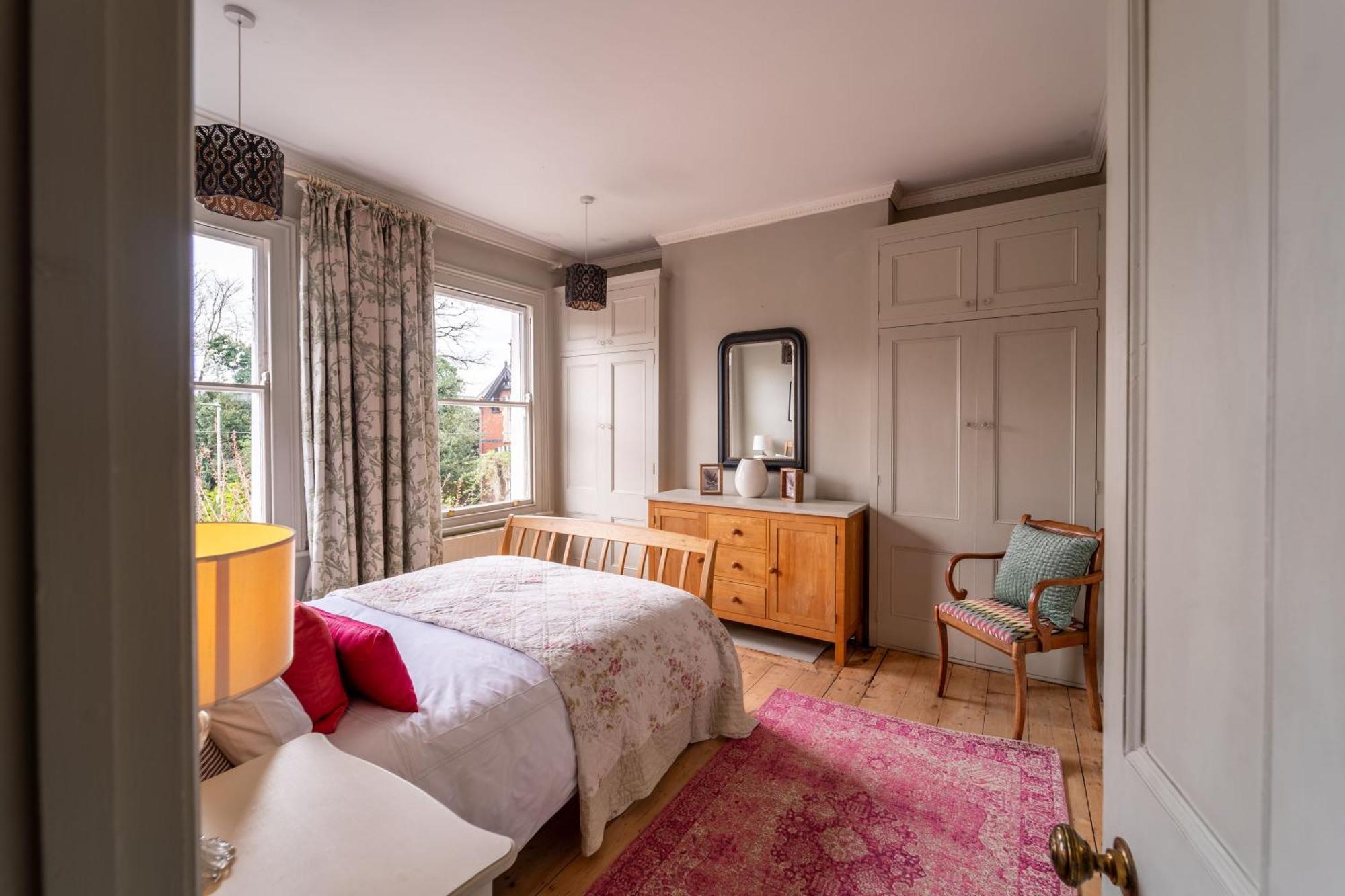 Victorian Townhouse 5 Bedrooms * Cheltenham