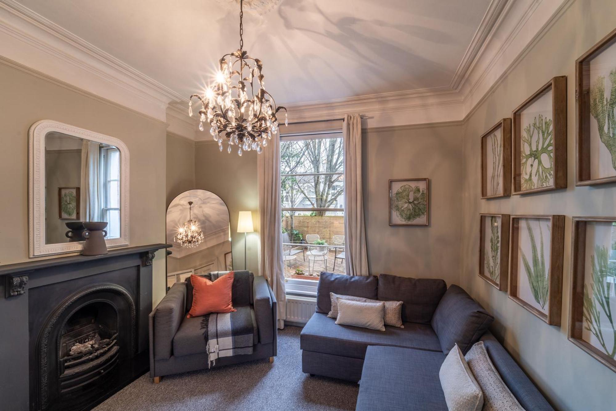Holiday home Victorian Townhouse 5 Bedrooms