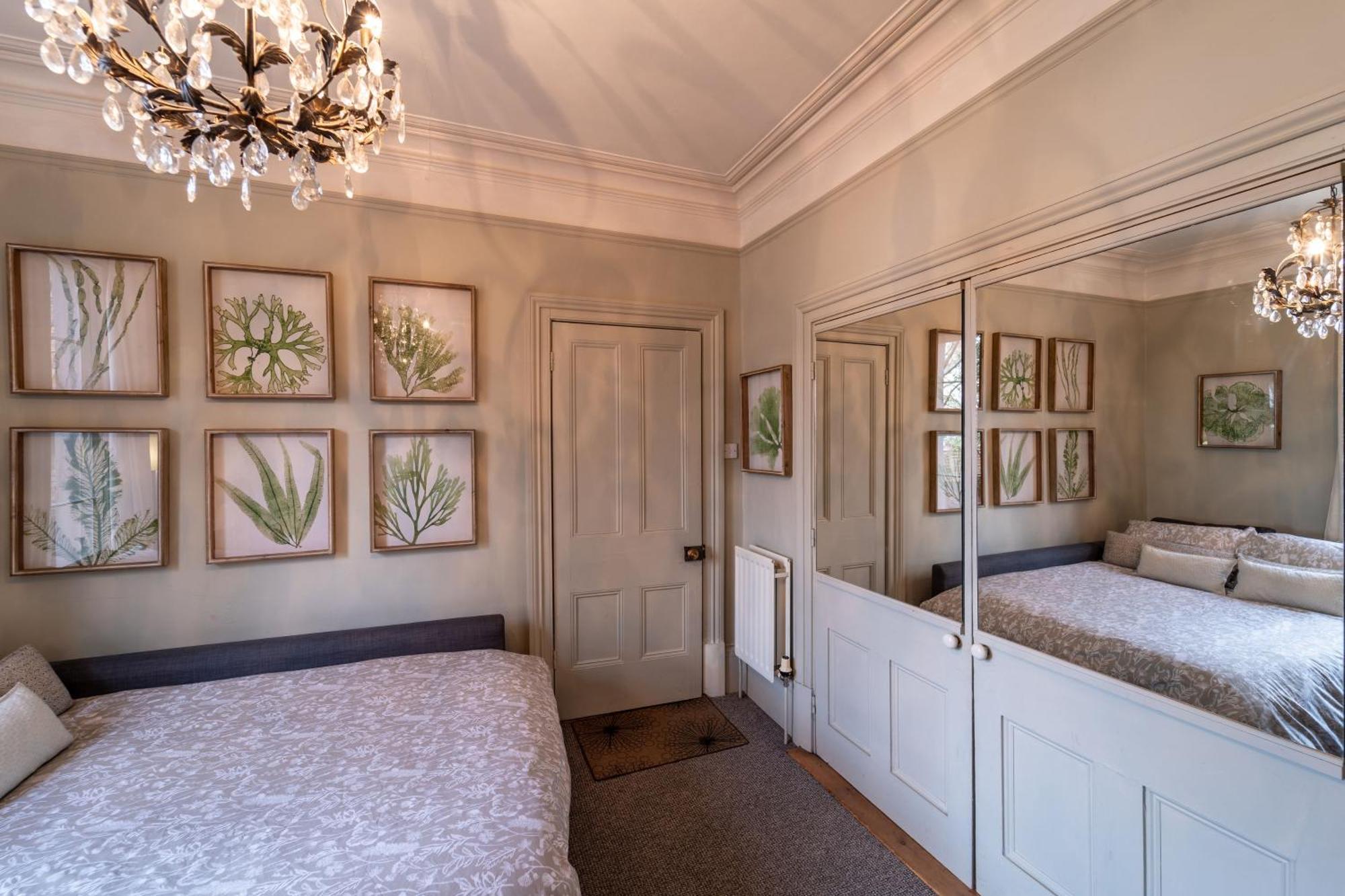 Victorian Townhouse 5 Bedrooms Cheltenham