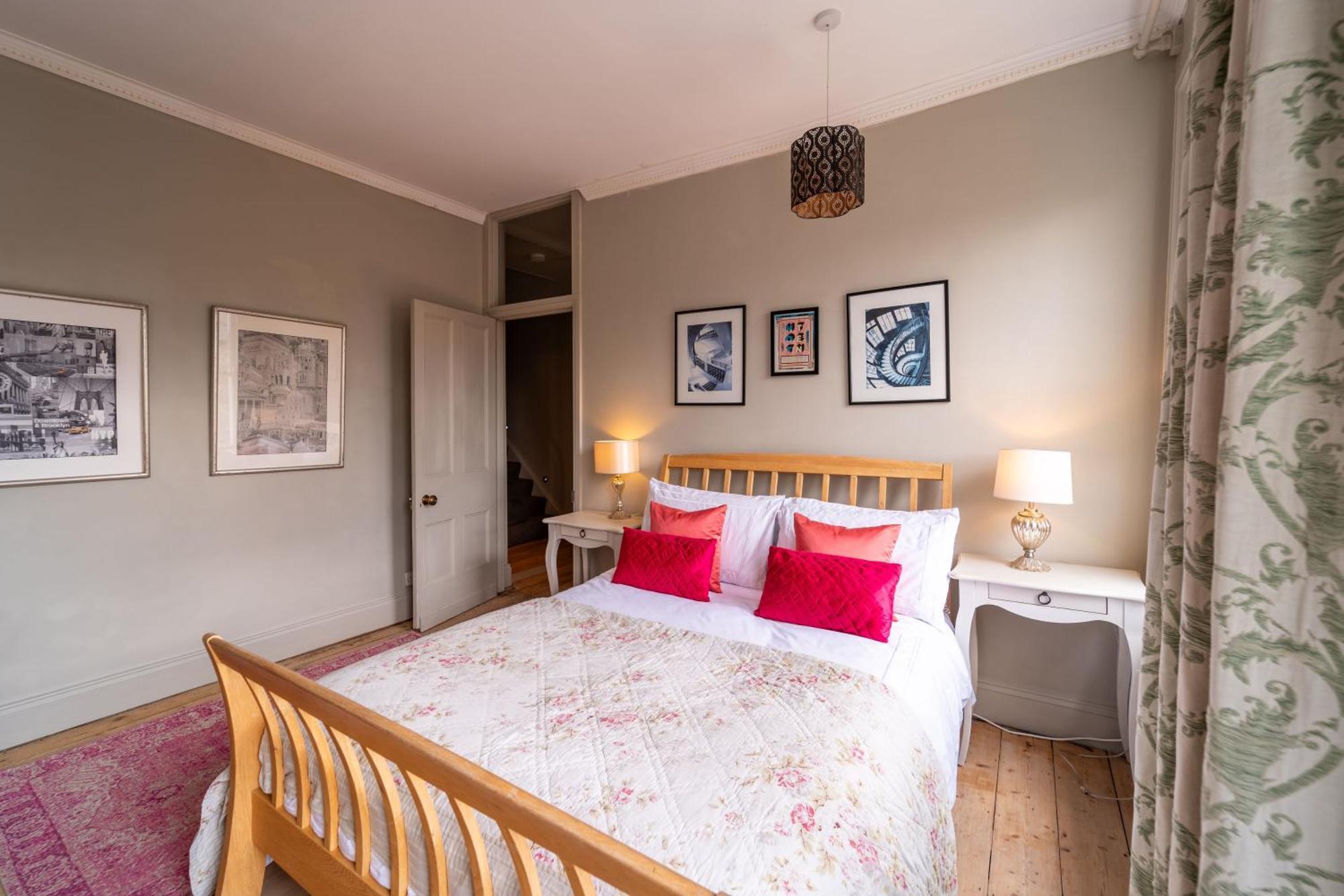 Victorian Townhouse 5 Bedrooms