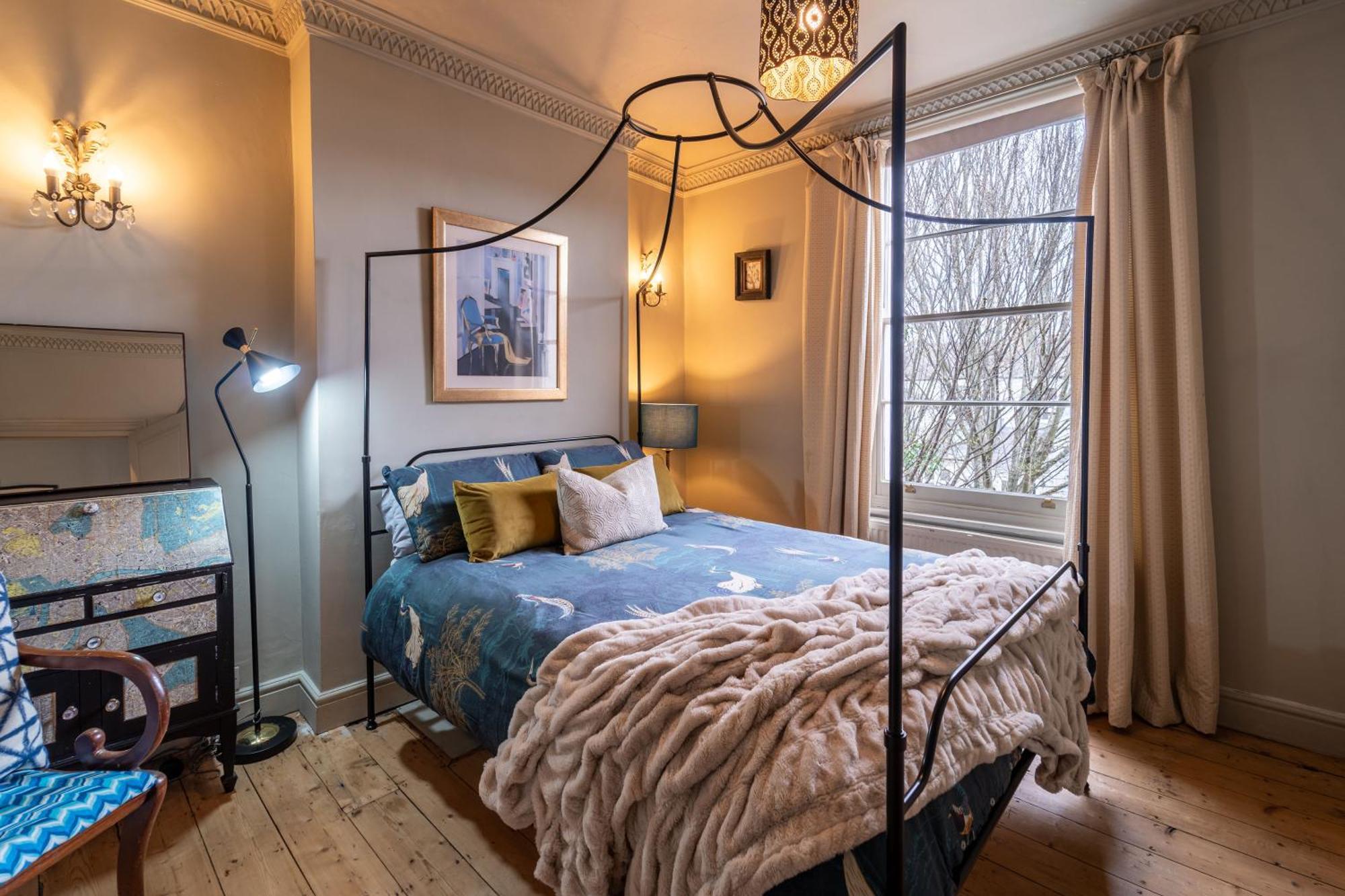 Holiday home Victorian Townhouse 5 Bedrooms *